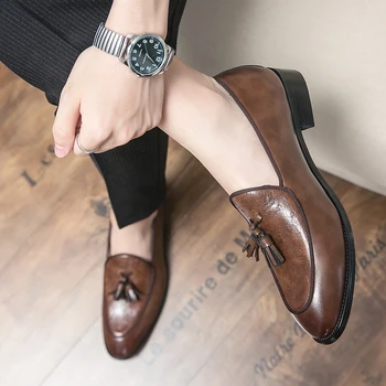 Модная деловая официальная мужская обувь, Классические кожаные мужские костюмные туфли, оксфордские туфли без застежки, брендовая обувь с кисточками для вечеринок 11