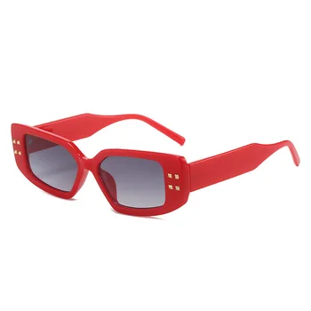 Модные женские прямоугольные солнцезащитные очки оттенков UV400 с винтажными многоугольными заклепками, украшающие очки, женские солнцезащитные очки с градиентными линзами 14